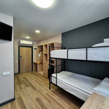 Стандарт АМАКС 4-местный без окна (2 двухъярусные кровати) в Гостинице Амакс Сафар-отель