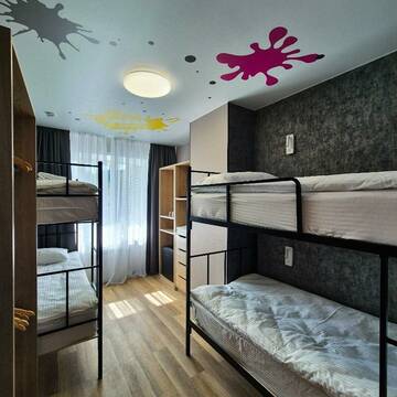 Стандарт улучшенный АМАКС 8-местный (4 двухъярусные кровати) в Гостинице Амакс Сафар-отель